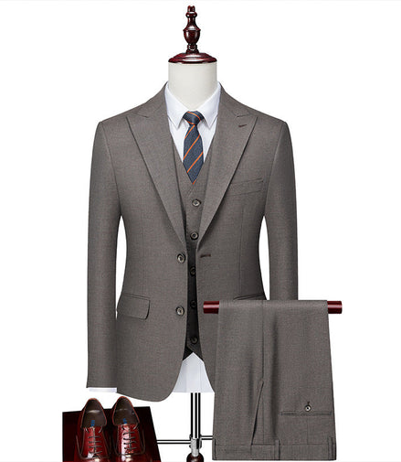 Men's Two-button Three-piece Suit with  Peaked Lapel