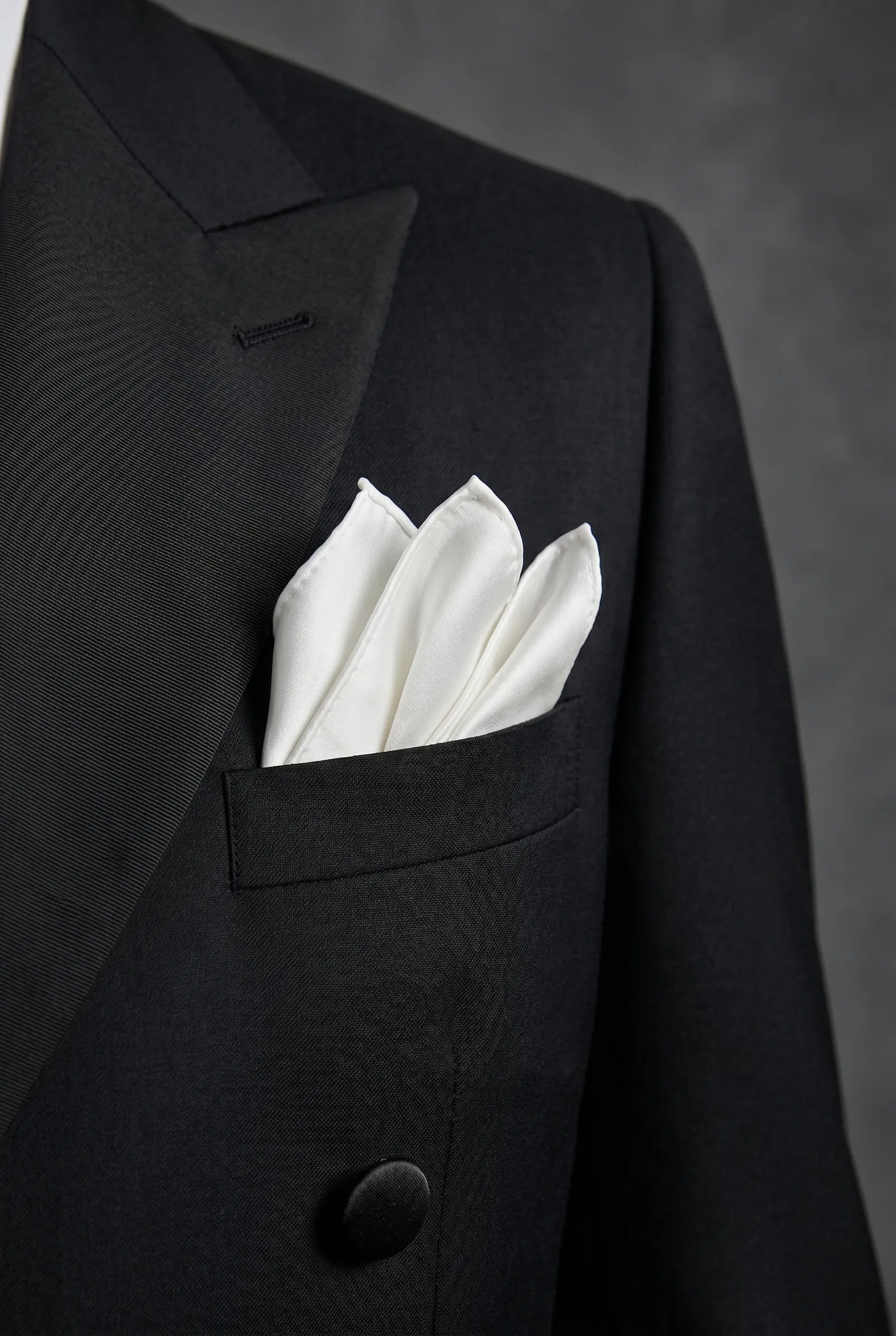 Caviar Crownline - Black Double-Breasted 2-Piece Suit