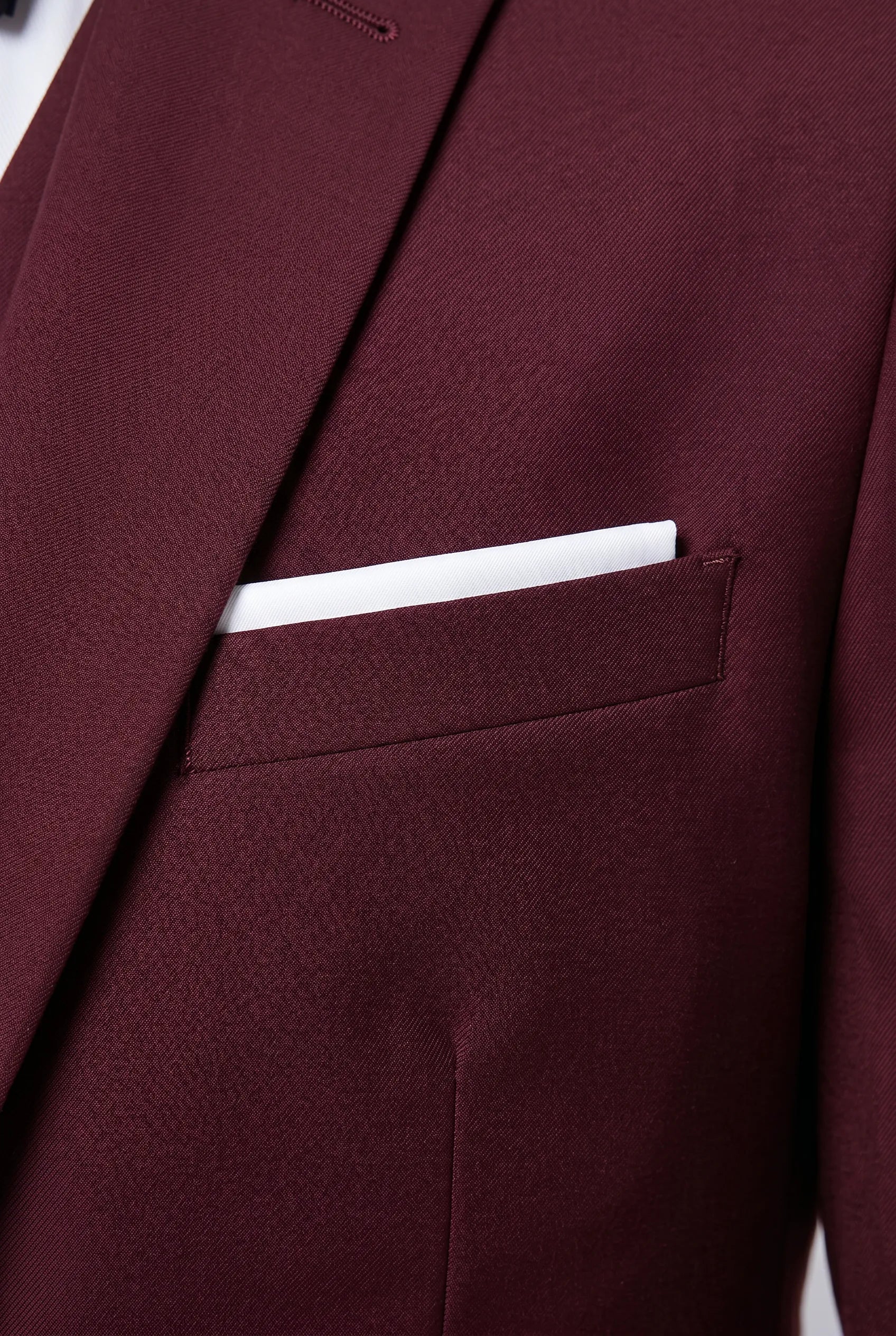 Bordeaux Citadel - Burgundy Essential 3-Piece Suit