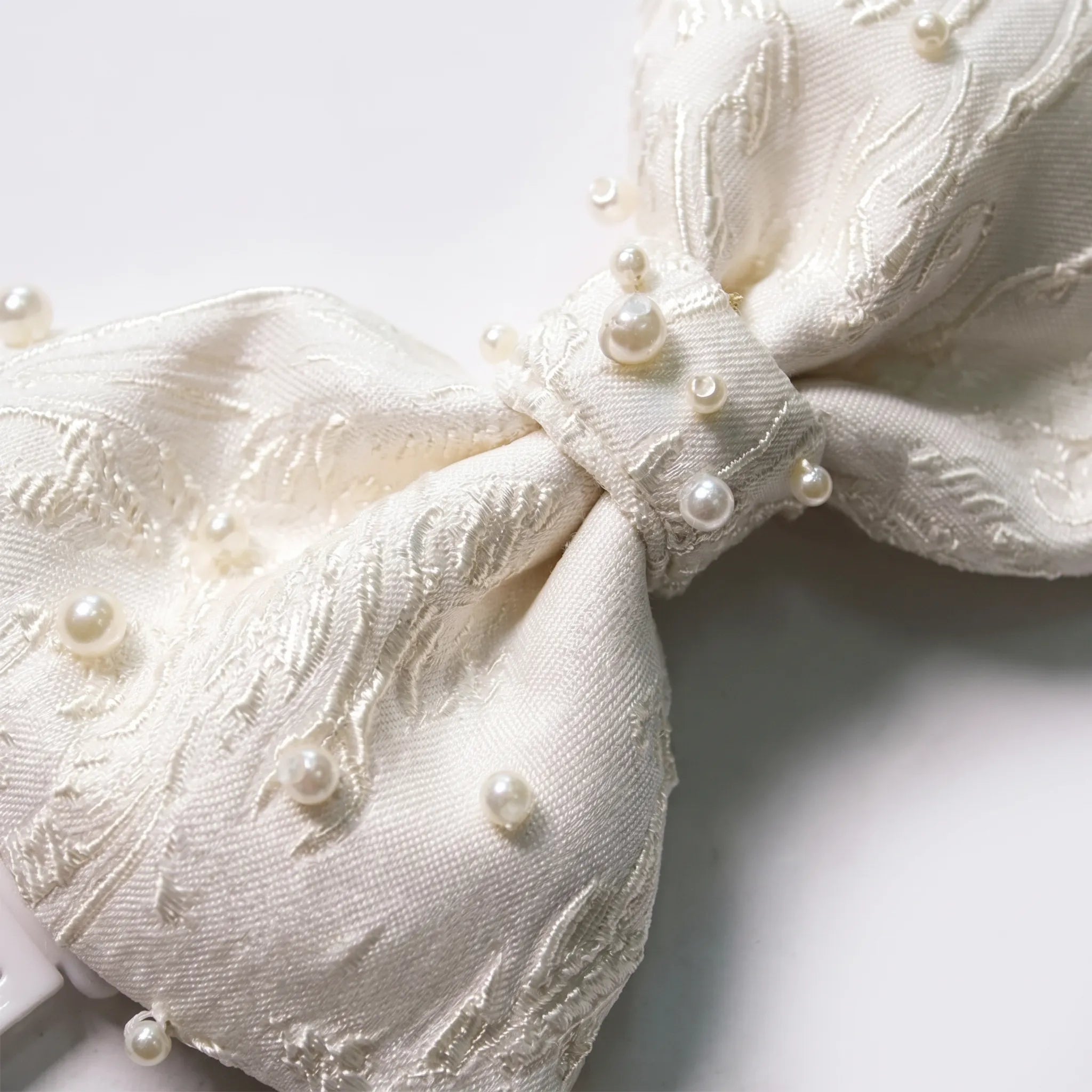 Nacre Elysium - Pearl Embellished Jacquard Bow Tie